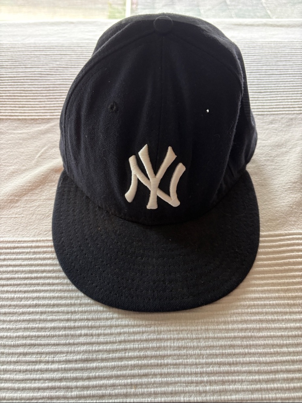 New York Yankees Baseball Cap with White Logo